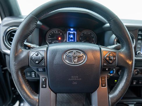 Used 2020 Toyota Tacoma TRD Sport w/ Technology Package AWD/4WD image 39