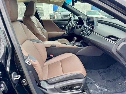 Used 2023 Lexus ES 350 w/ Premium Package image 10