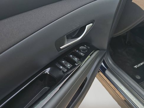 Used 2025 Hyundai Tucson Limited AWD/4WD image 23