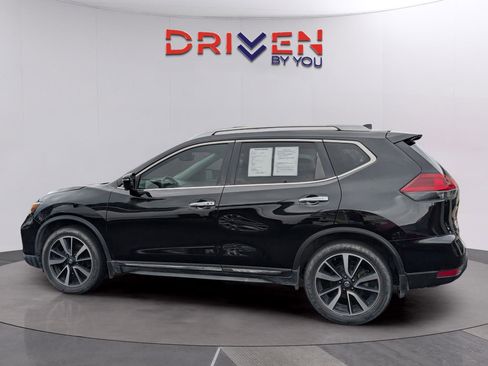 Used 2018 Nissan Rogue SL w/ Premium Package FWD image 2