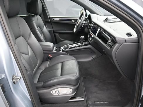 Certified 2026 Porsche Macan AWD/4WD image 27