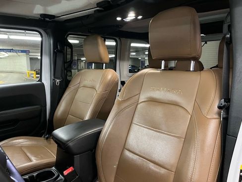 Used 2020 Jeep Wrangler Unlimited Sahara image 17