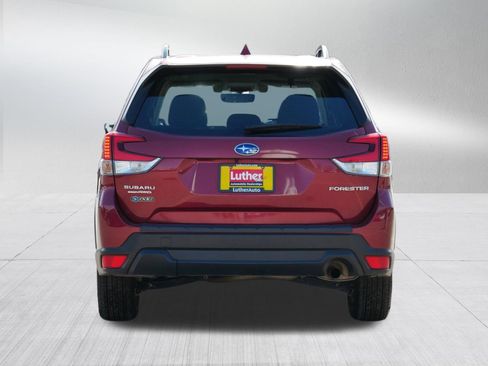 Used 2019 Subaru Forester Premium image 6