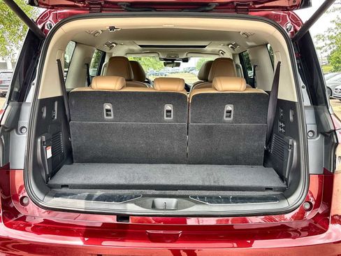 Used 2025 INFINITI QX80 Sensory w/ Premium Cargo Package AWD/4WD image 17