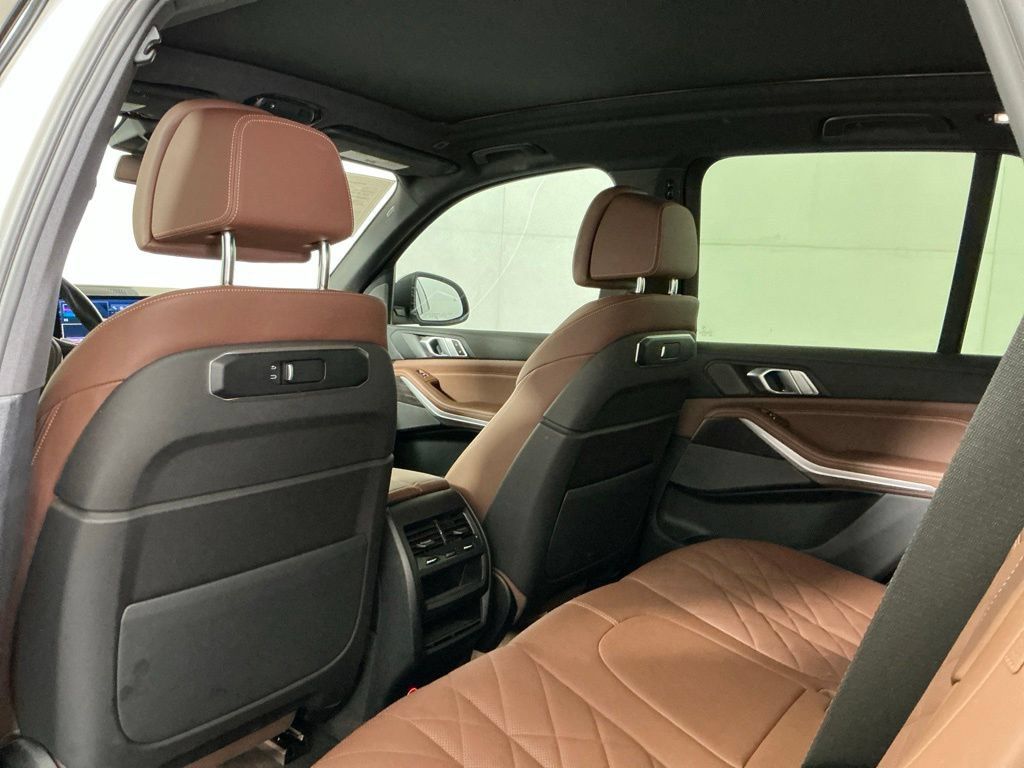 Certified 2024 BMW X5 xDrive40i w/ Premium Package AWD/4WD image 25