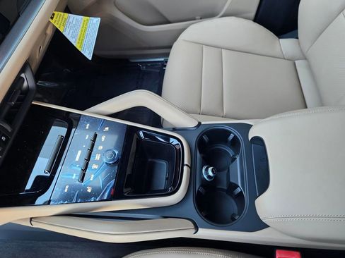 New 2026 Porsche Cayenne image 23