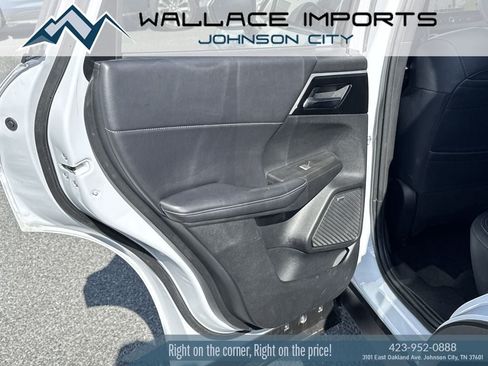 Used 2025 Mitsubishi Outlander AWD image 34
