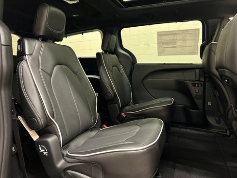 New 2027 Chrysler Pacifica Limited w/ Family Tech Group FWD image 11