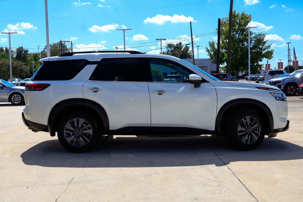 Used 2024 Nissan Pathfinder SV FWD image 23