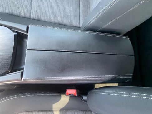Used 2021 Nissan Rogue SV FWD image 24