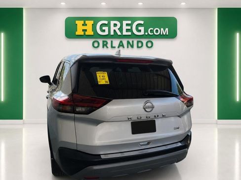 Used 2022 Nissan Rogue SV FWD image 8