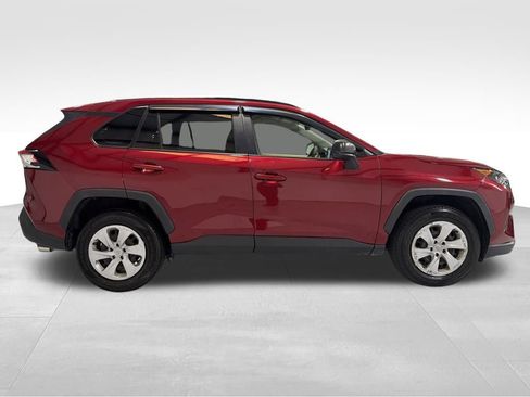 Used 2019 Toyota RAV4 LE image 5
