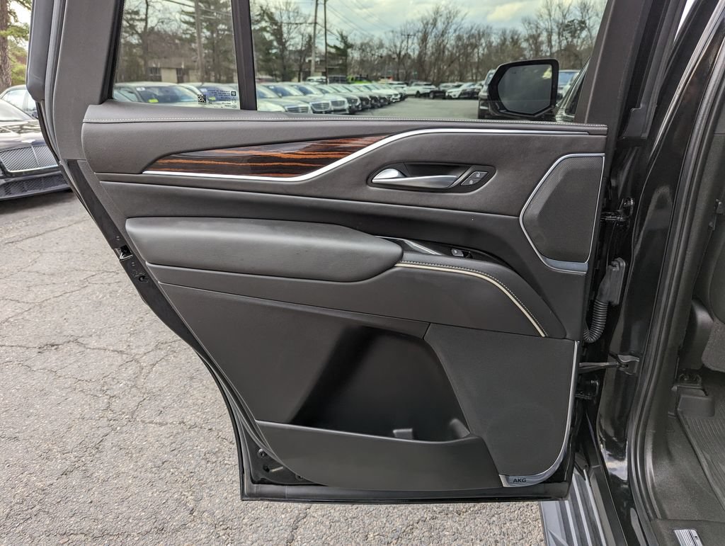 Used 2022 Cadillac Escalade Premium Luxury RWD image 39