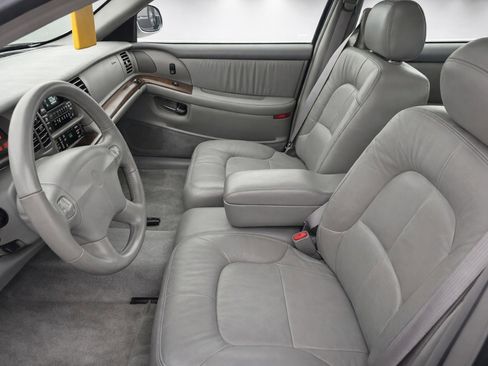 Used 2001 Buick Park Avenue w/ Prestige Pkg image 3