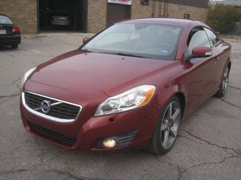 Used 2011 Volvo C70 T5 FWD image 1