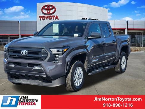 Used 2025 Toyota Tacoma SR5 w/ SR5 Upgrade Package image 3