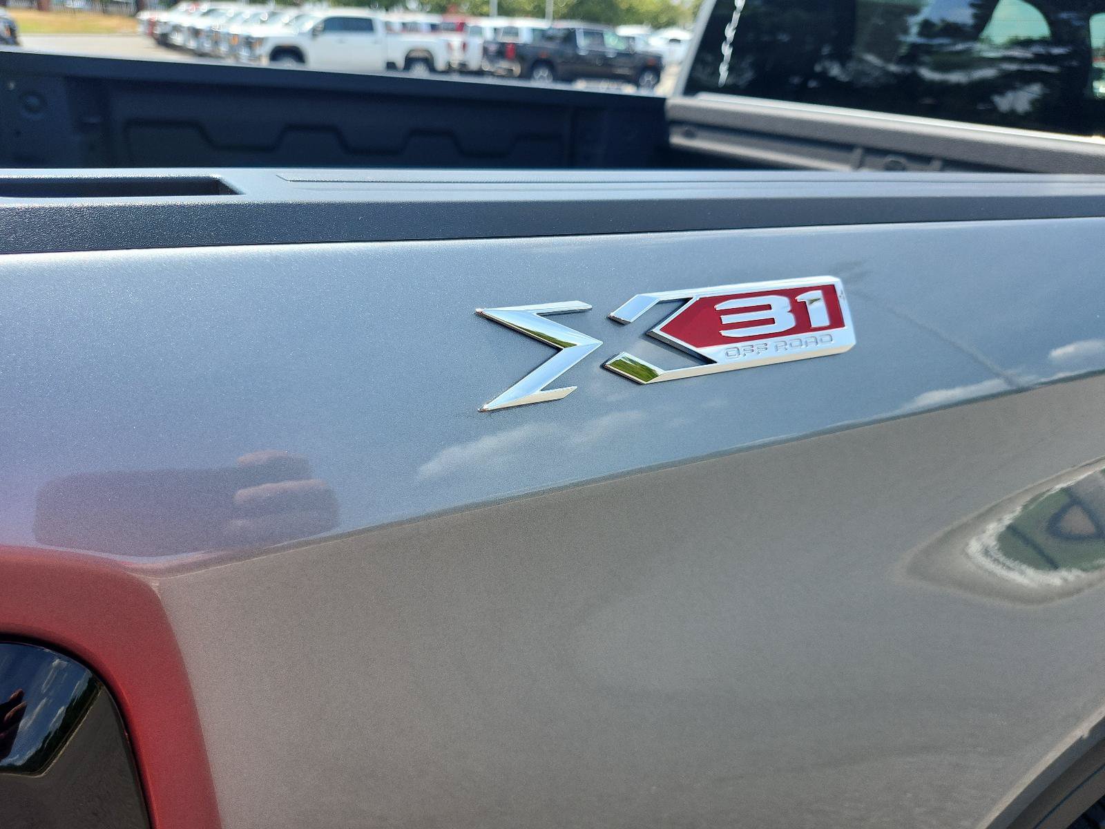 Used 2026 GMC Sierra 1500 SLT w/ SLT Premium Package AWD/4WD image 6