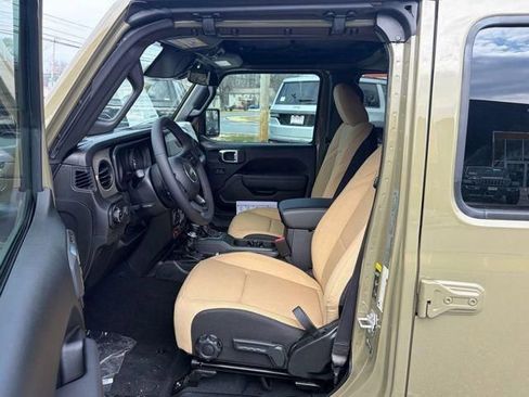 New 2026 Jeep Gladiator Sport image 15