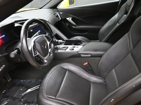 Used 2019 Chevrolet Corvette Stingray Coupe RWD image 13