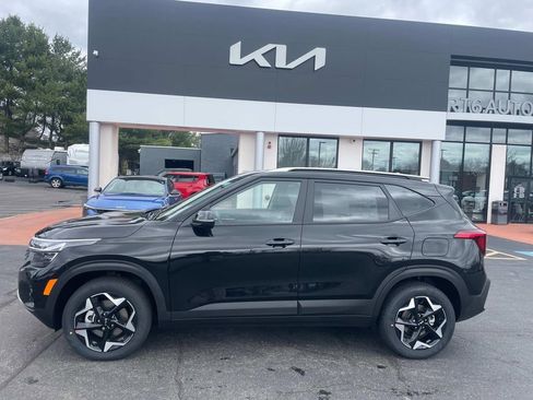 New 2025 Kia Seltos S image 2