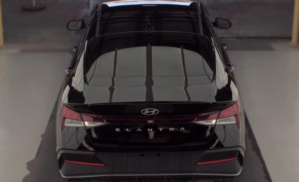 Used 2025 Hyundai Elantra SE FWD image 6