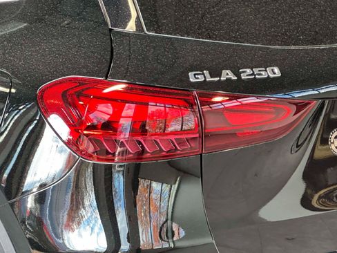 Certified 2025 Mercedes-Benz GLA 250 4MATIC image 8