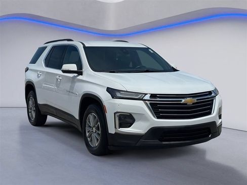 Used 2023 Chevrolet Traverse LT AWD/4WD image 5