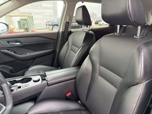 Used 2023 Nissan Rogue SV w/ SV Premium Package image 19