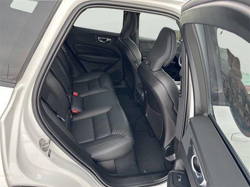 Used 2025 Volvo XC60 B5 Plus image 25