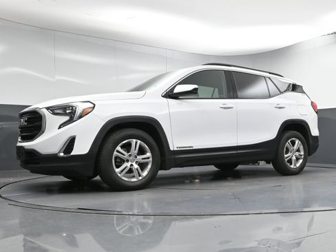 Used 2020 GMC Terrain SLE w/ Driver Convenience Package image 23