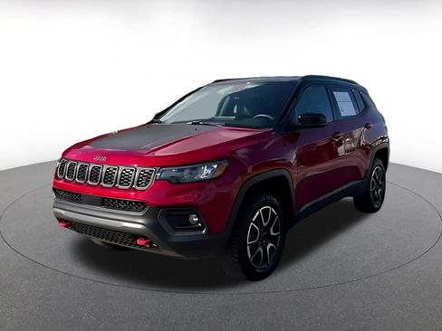 Used 2025 Jeep Compass Trailhawk image 23