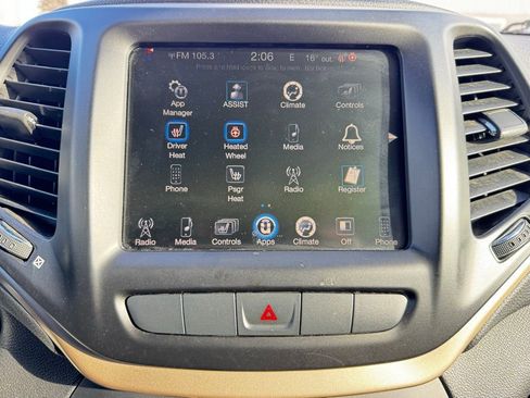 Used 2015 Jeep Cherokee Latitude w/ Cold Weather Group image 10