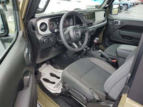 Used 2025 Jeep Wrangler Sport AWD/4WD image 12