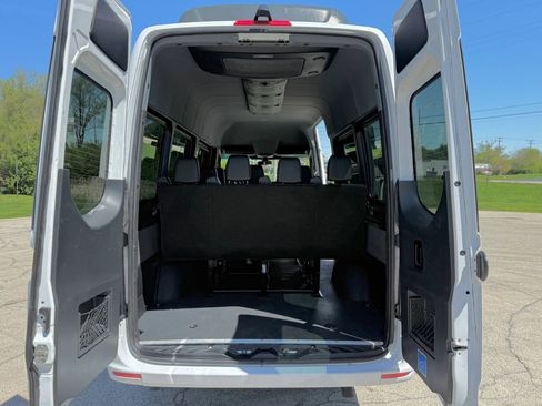 Used 2021 Mercedes-Benz Sprinter 2500 w/ Driver Convenience Package image 15