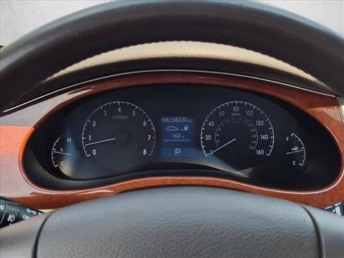 Used 2013 Hyundai Genesis 3.8 RWD image 10
