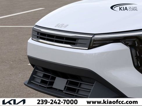 New 2025 Kia K4 LXS image 12