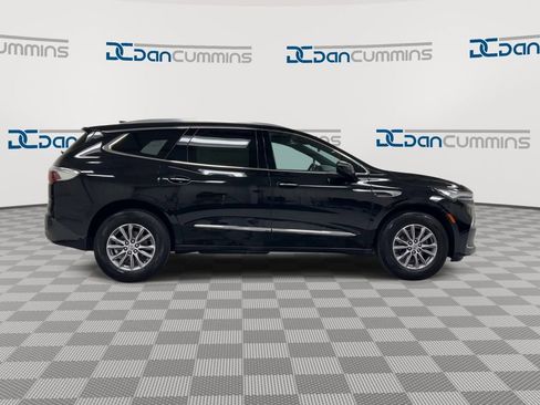 Used 2023 Buick Enclave Essence FWD image 9
