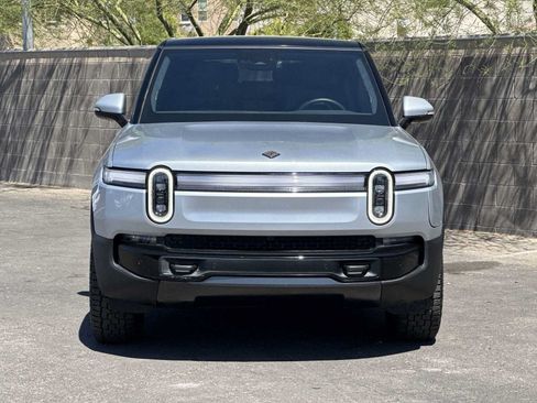 Used 2025 Rivian R1S Premium AWD/4WD image 3