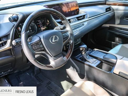 Used 2019 Lexus ES 300h w/ Premium Package FWD image 19