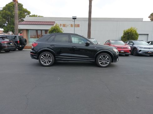 Certified 2025 Audi Q3 2.0T Premium w/ Convenience Package AWD/4WD image 4