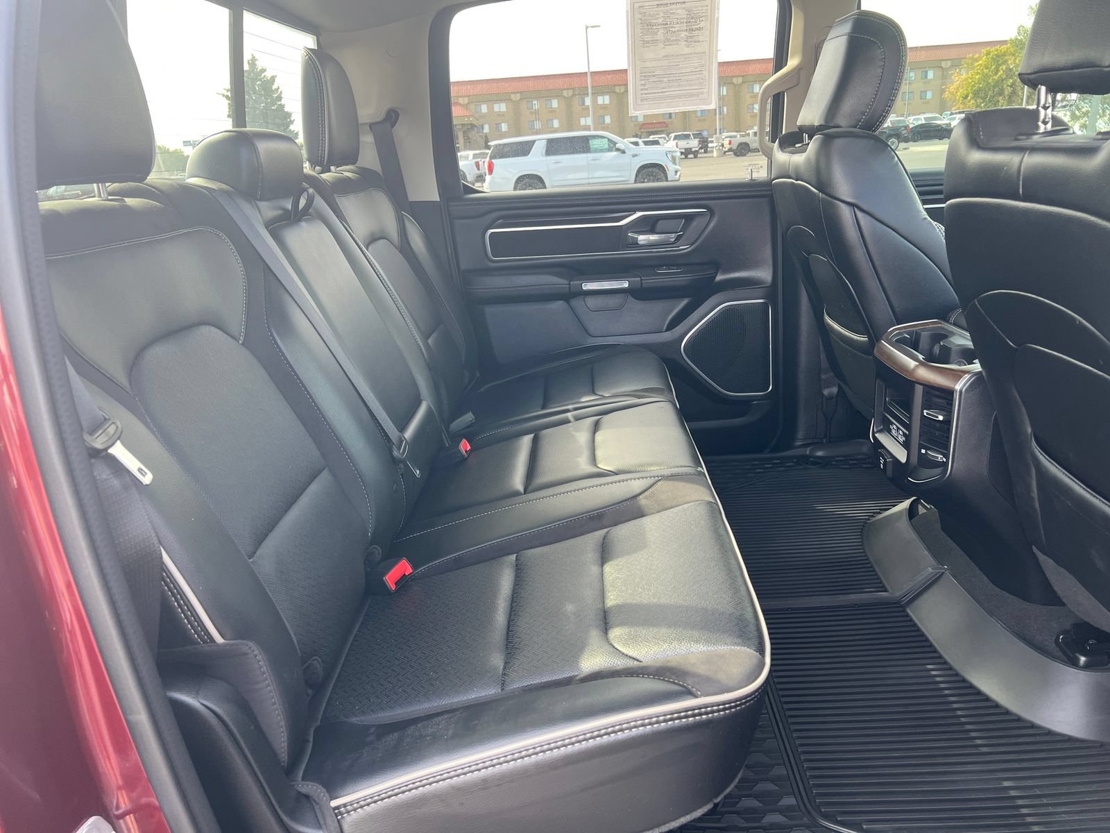 Used 2022 RAM 1500 Laramie AWD/4WD image 33
