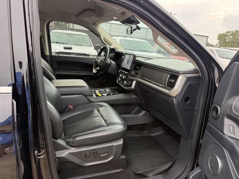 Used 2022 Ford Expedition XLT RWD image 10