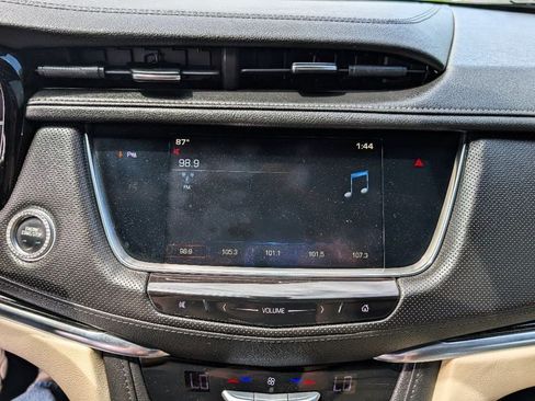 Used 2017 Cadillac XT5 FWD image 25