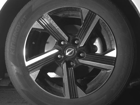 Used 2025 Nissan Sentra SV FWD image 13