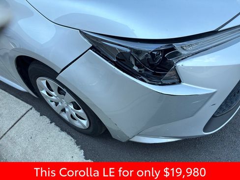Used 2020 Toyota Corolla LE FWD image 3