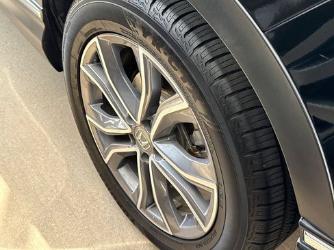 Used 2020 Honda CR-V Touring image 10