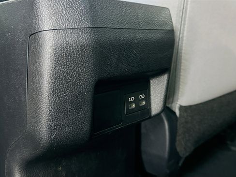 Used 2025 Toyota Tacoma TRD Off-Road image 28