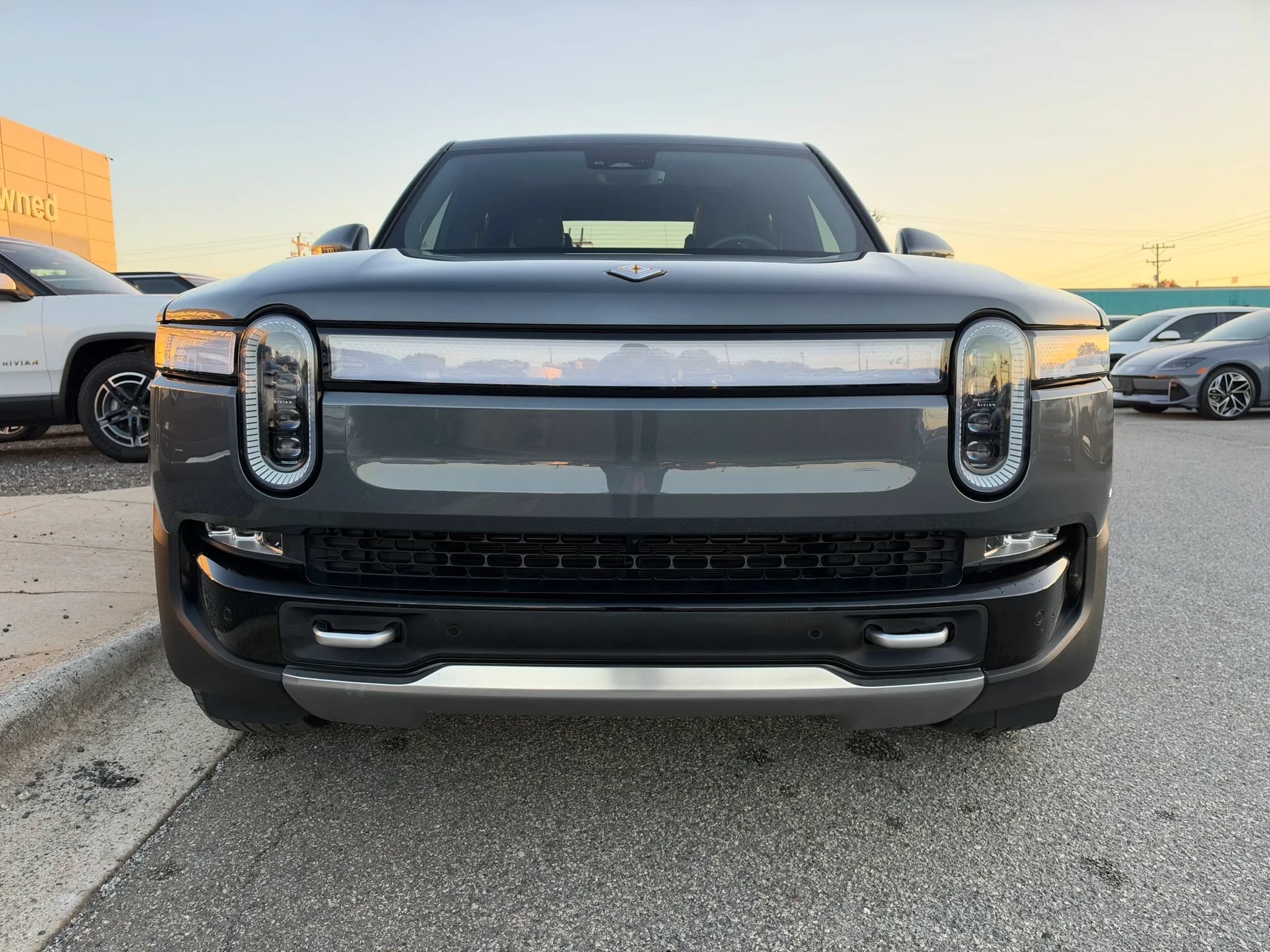 Used 2024 Rivian R1T Adventure Dual AWD/4WD image 23