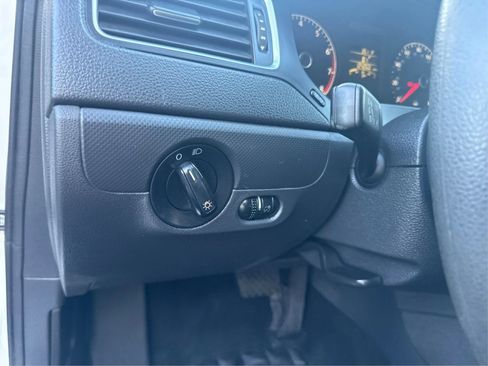 Used 2012 Volkswagen Jetta S FWD image 18