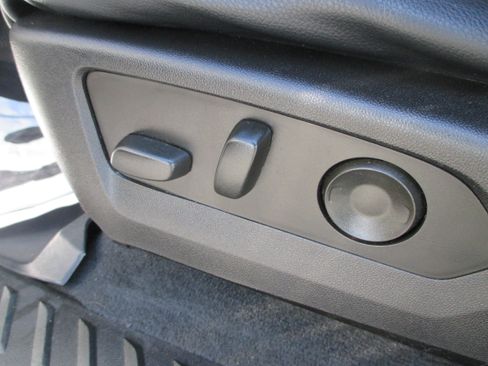 Used 2024 Chevrolet Colorado ZR2 w/ Technology Package AWD/4WD image 15